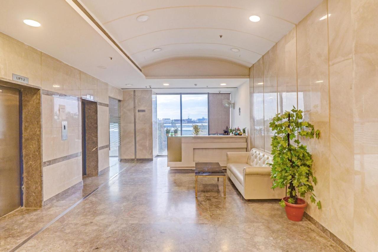 Oyo Townhouse 484 Sanskriti Hotel Delhi  Exterior photo